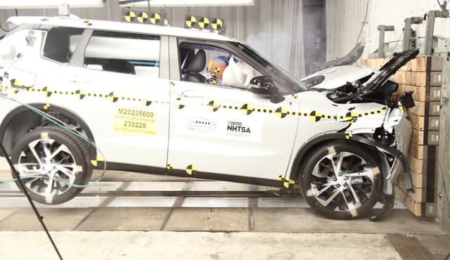 2023 Mitsubishi Outlander Maintenance guide